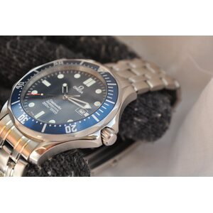 Omega 2541.80.00 Seamaster Professional 300m Golden Eye (007)