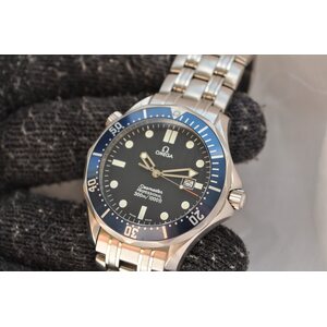 Omega 2541.80.00 Seamaster Professional 300m Golden Eye (007)